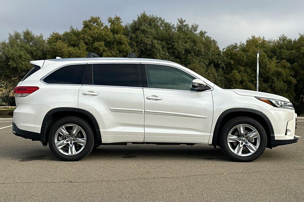 used 2018 Toyota Highlander car, priced at $27,857
