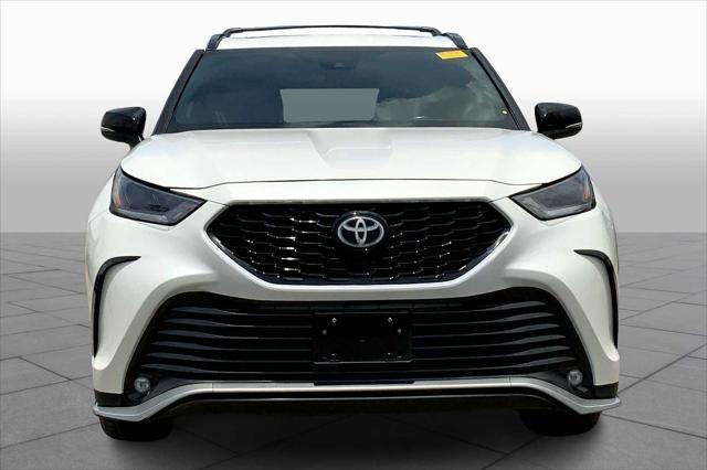 used 2021 Toyota Highlander car, priced at $34,981