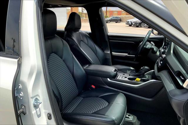 used 2021 Toyota Highlander car, priced at $34,981