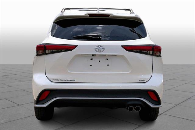 used 2021 Toyota Highlander car, priced at $34,981