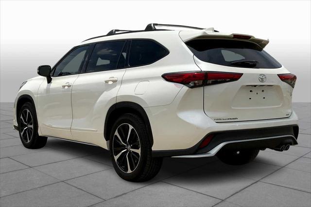 used 2021 Toyota Highlander car, priced at $34,981