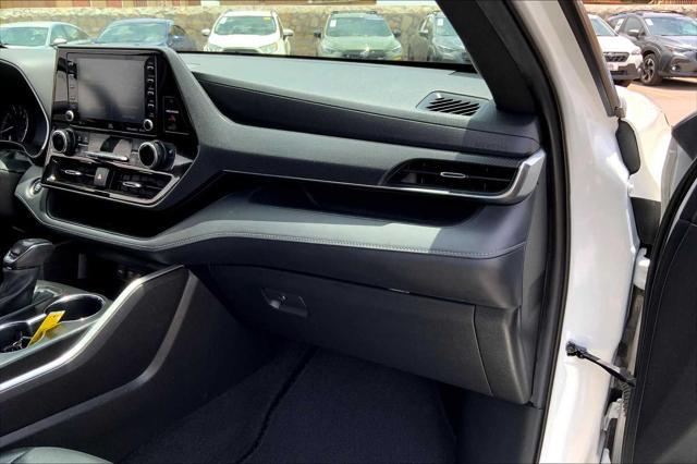 used 2021 Toyota Highlander car, priced at $34,981
