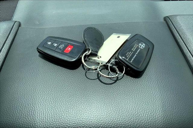 used 2021 Toyota Highlander car, priced at $34,981
