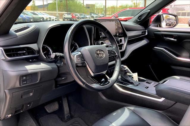 used 2021 Toyota Highlander car, priced at $34,981