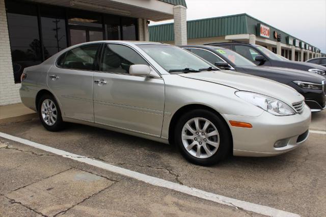 used 2004 Lexus ES 330 car, priced at $6,500