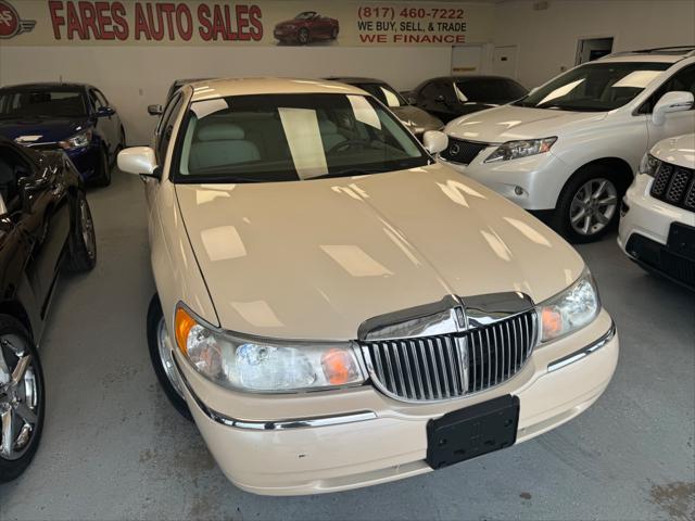 used 1998 Lincoln Town Car car, priced at $7,498