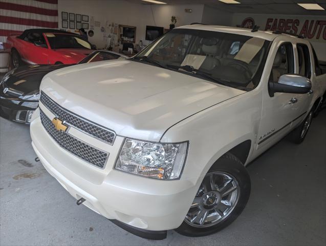 used 2010 Chevrolet Avalanche car, priced at $13,998