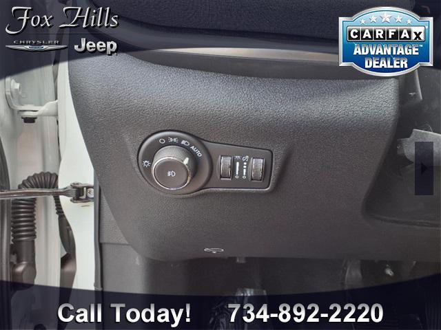 new 2025 Jeep Compass car, priced at $31,040