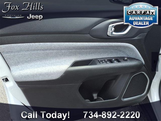 new 2025 Jeep Compass car, priced at $31,040