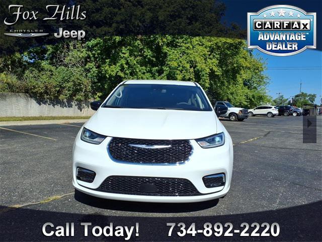 used 2024 Chrysler Pacifica Hybrid car, priced at $35,498