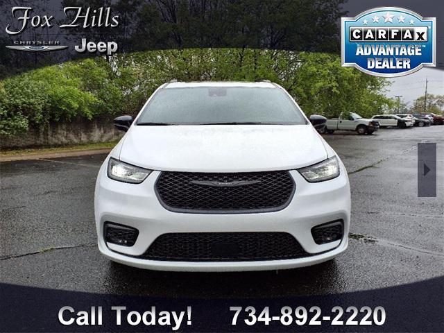used 2025 Chrysler Pacifica car, priced at $42,487