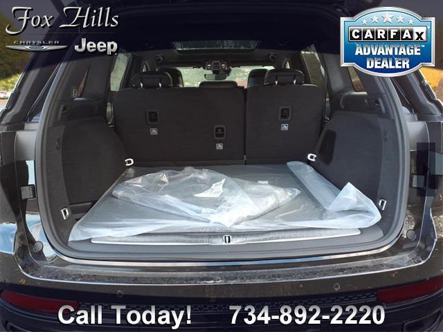 new 2025 Jeep Grand Cherokee car, priced at $59,597