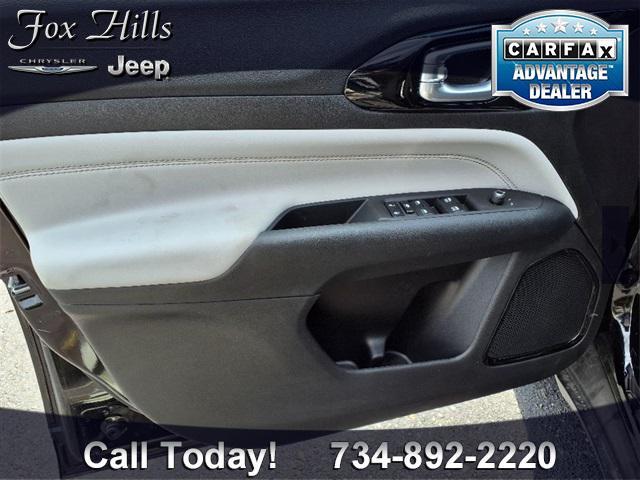 new 2025 Jeep Compass car, priced at $32,985