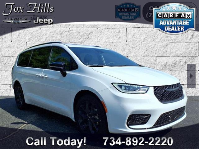 used 2025 Chrysler Pacifica car, priced at $40,499