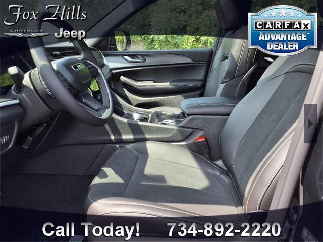 new 2025 Jeep Grand Cherokee car, priced at $43,504