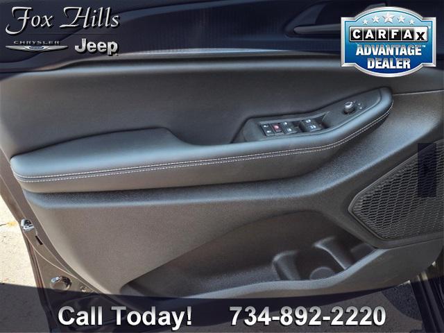 new 2025 Jeep Grand Cherokee car, priced at $43,504