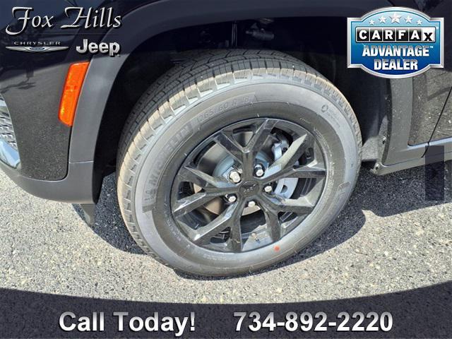 new 2025 Jeep Grand Cherokee car, priced at $43,504