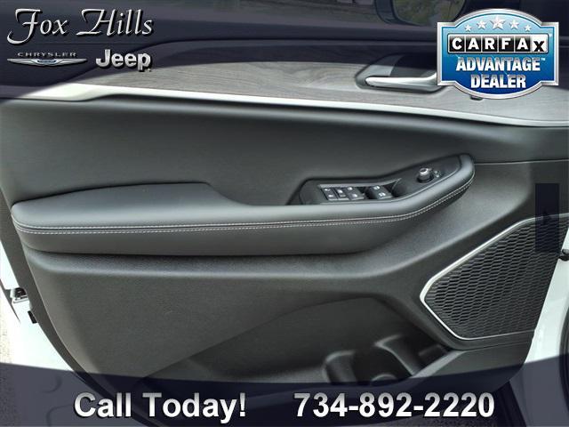 new 2025 Jeep Grand Cherokee car, priced at $53,565