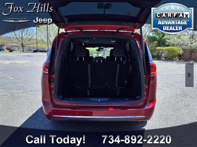 used 2025 Chrysler Pacifica car, priced at $35,899