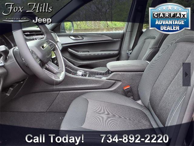 new 2025 Jeep Grand Cherokee car, priced at $41,978