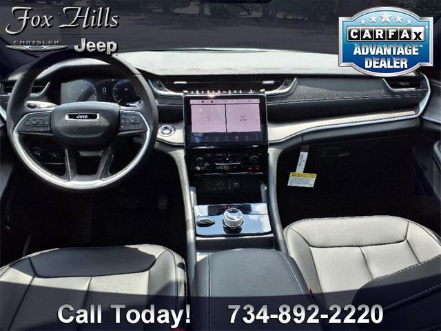 new 2025 Jeep Grand Cherokee car, priced at $49,000
