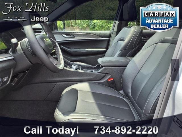 new 2025 Jeep Grand Cherokee car, priced at $49,000