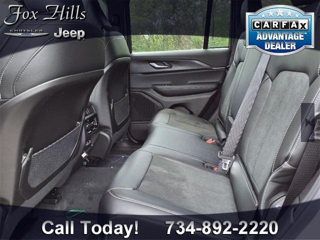 new 2025 Jeep Grand Cherokee car, priced at $42,995