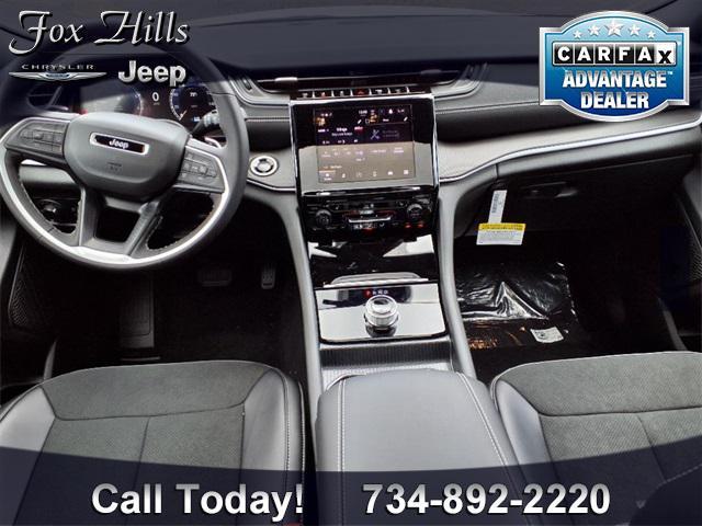new 2025 Jeep Grand Cherokee car, priced at $42,995