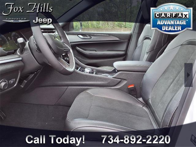 new 2025 Jeep Grand Cherokee car, priced at $42,995