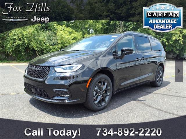 new 2025 Chrysler Pacifica car, priced at $50,864