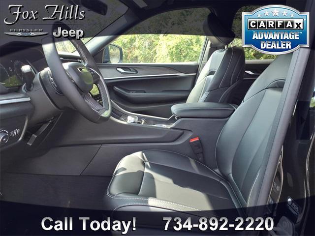 new 2025 Jeep Grand Cherokee car, priced at $49,204