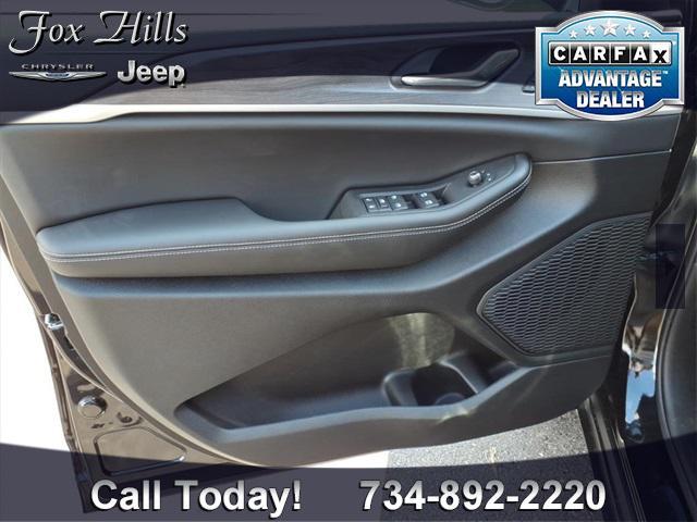 new 2025 Jeep Grand Cherokee car, priced at $49,204