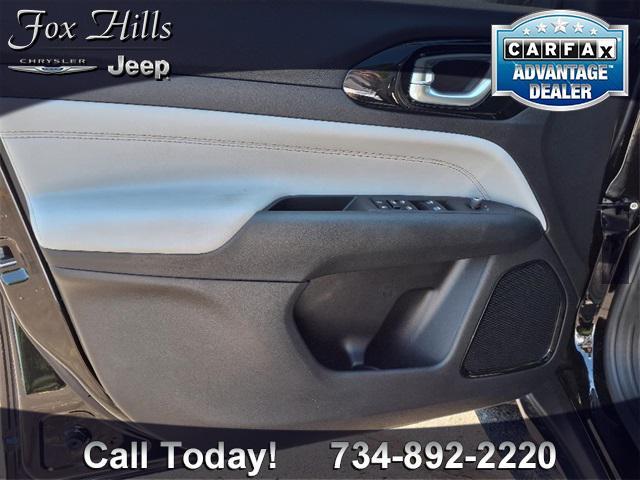 new 2025 Jeep Compass car, priced at $32,985