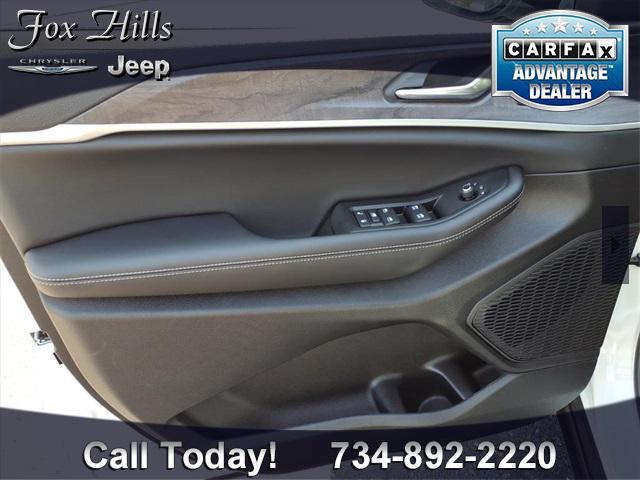 new 2025 Jeep Grand Cherokee car, priced at $48,695