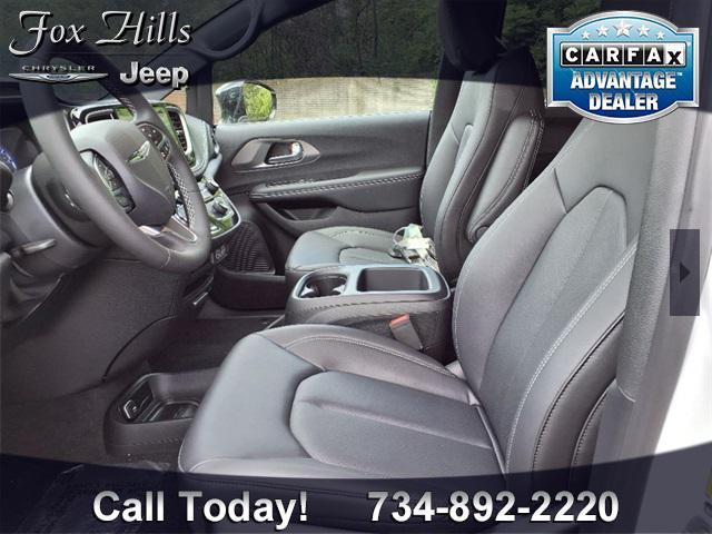 new 2025 Chrysler Pacifica car, priced at $42,691