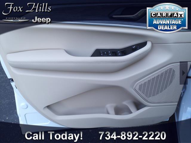 new 2025 Jeep Grand Cherokee car, priced at $43,907