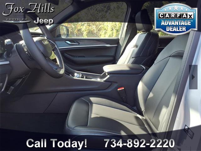 new 2025 Jeep Grand Cherokee car, priced at $47,054