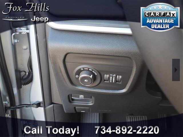 new 2025 Jeep Grand Cherokee car, priced at $47,054