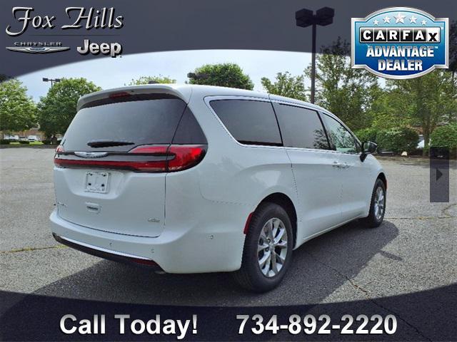 new 2025 Chrysler Pacifica car, priced at $45,463