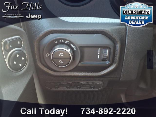 new 2025 Jeep Gladiator car, priced at $45,609