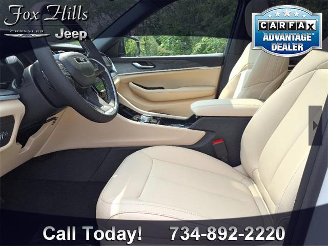 new 2025 Jeep Grand Cherokee car, priced at $48,576