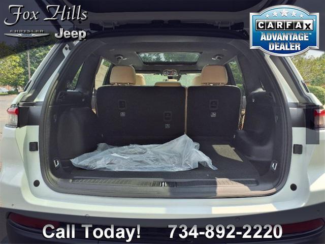 new 2025 Jeep Grand Cherokee car, priced at $48,576
