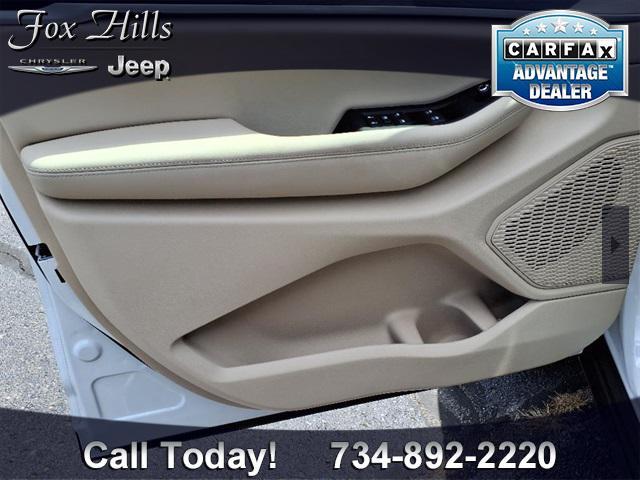 new 2025 Jeep Grand Cherokee car, priced at $48,576