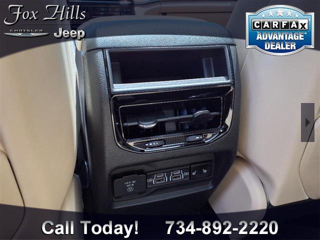 new 2025 Jeep Grand Cherokee car, priced at $48,576