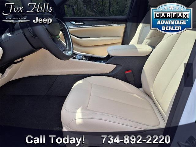 new 2025 Jeep Grand Cherokee car, priced at $48,576