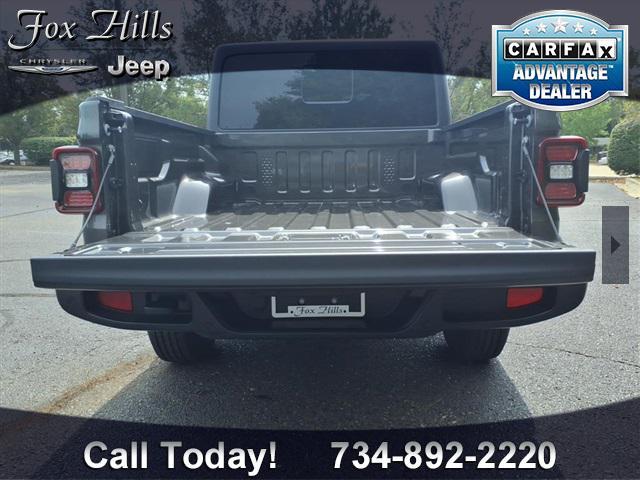 new 2025 Jeep Gladiator car, priced at $46,118