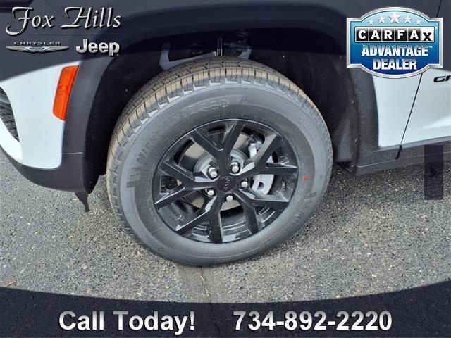 new 2025 Jeep Grand Cherokee car, priced at $42,995