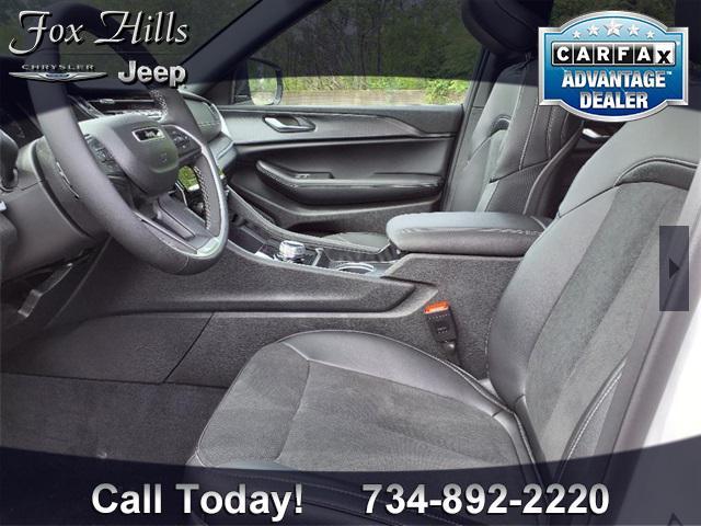 new 2025 Jeep Grand Cherokee car, priced at $42,995