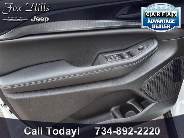 new 2025 Jeep Grand Cherokee car, priced at $42,995