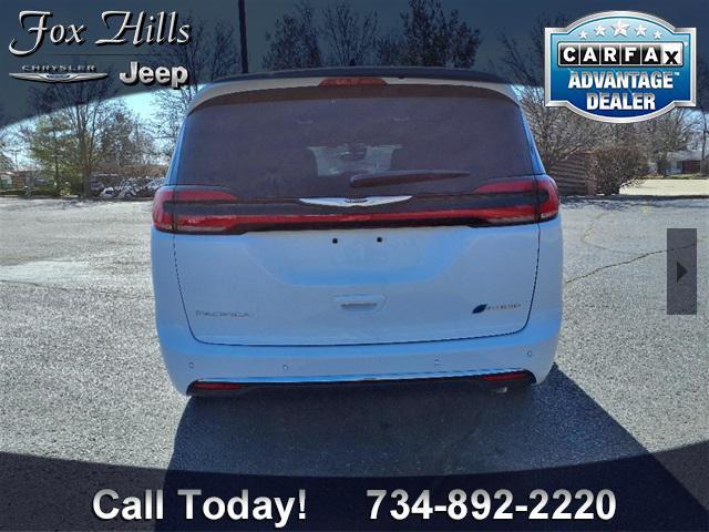 new 2025 Chrysler Pacifica Hybrid car, priced at $49,409
